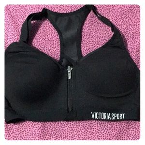 Victoria’s Secret Zipper Incredible Sport Bra